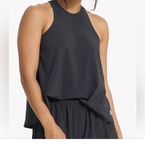 Vuori Villa Tank in Black in Medium